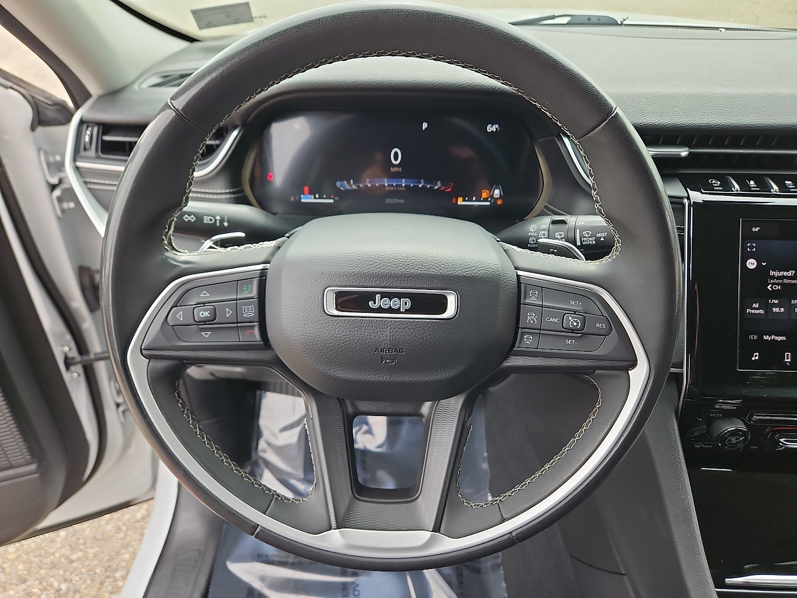 2023 Jeep Grand Cherokee Laredo 4x4
