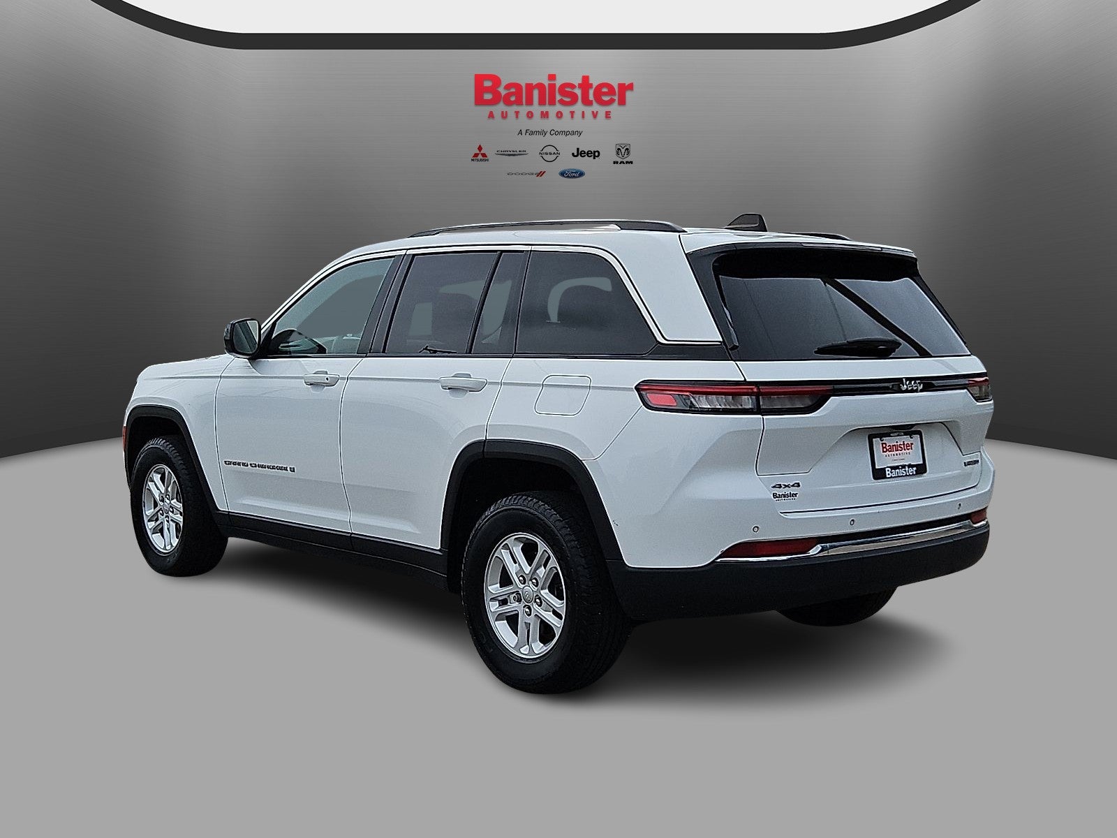 2023 Jeep Grand Cherokee Laredo 4x4