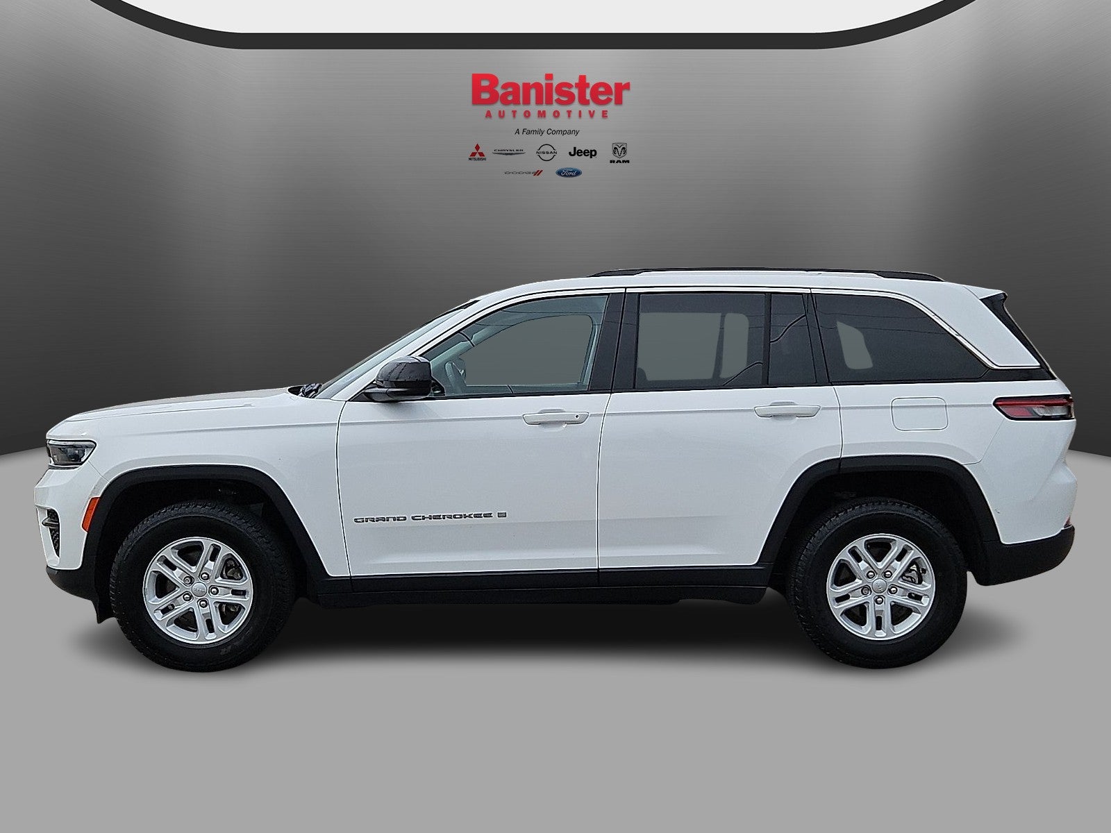 2023 Jeep Grand Cherokee Laredo 4x4