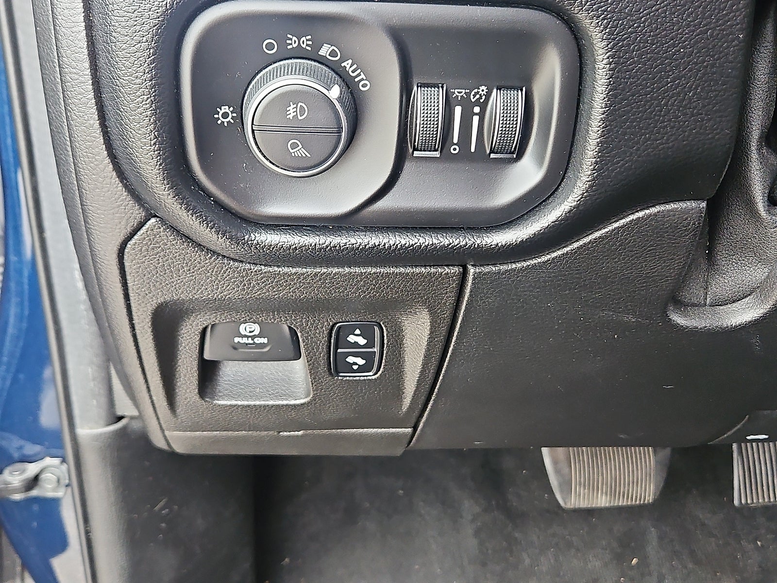 2019 RAM 1500 Big Horn/Lone Star Crew Cab 4x4 5'7' Box
