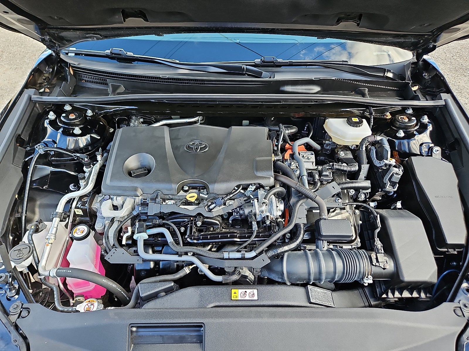 2025 Toyota Camry Hybrid LE